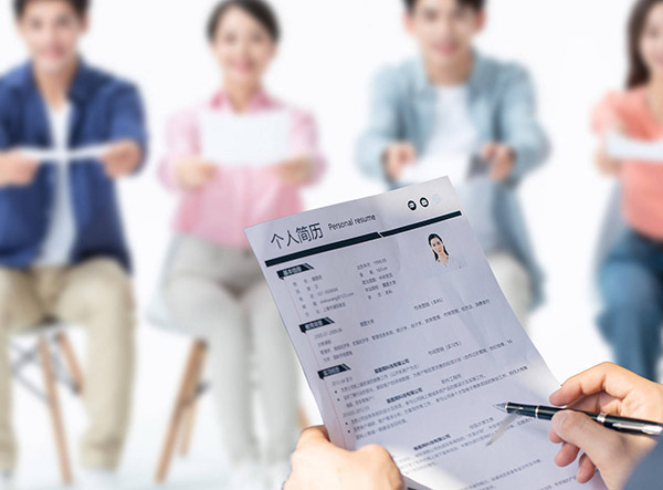 劳务派遣工被解雇的补偿是什么？